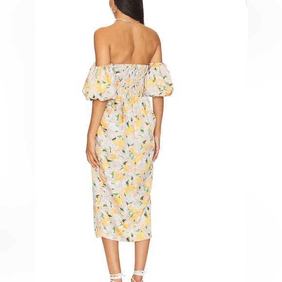 🆕 ASTR  The Lable  Revolve 
NWOT Satin - Picture 2 of 7